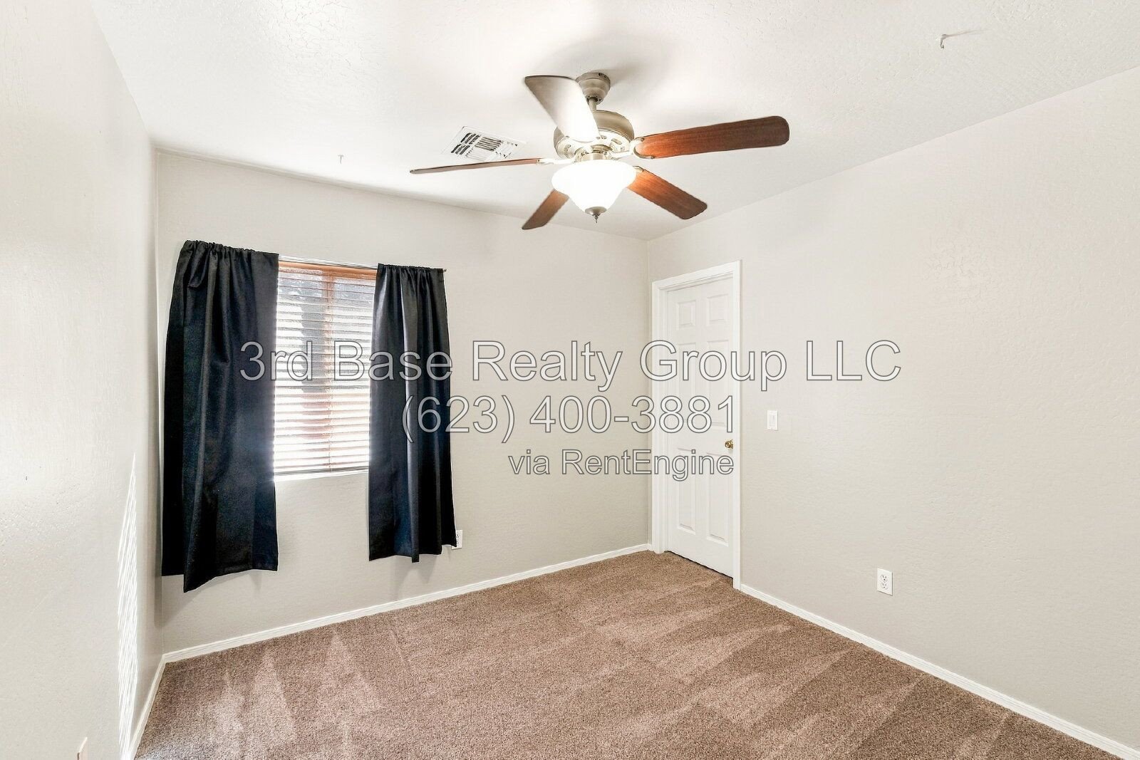 2 WEEKS FREE RENT. Desirable 4/2 across from Park property image