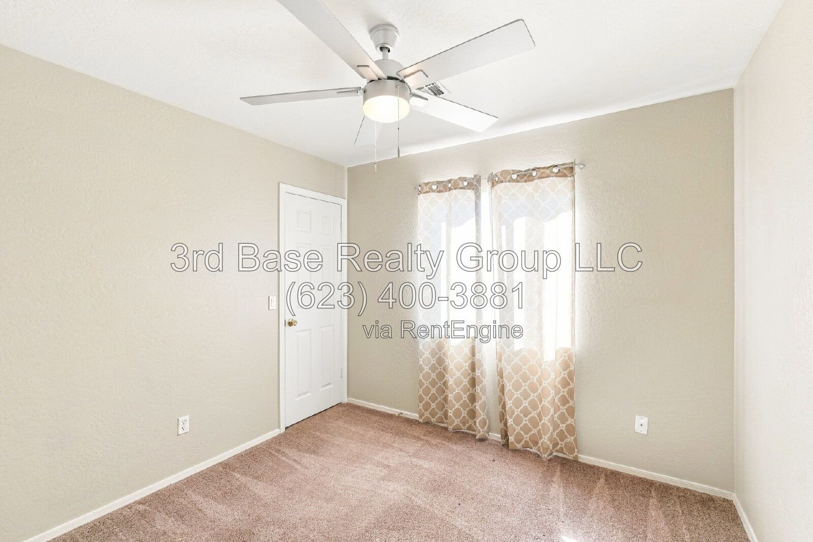 2 WEEKS FREE RENT. Desirable 4/2 across from Park property image