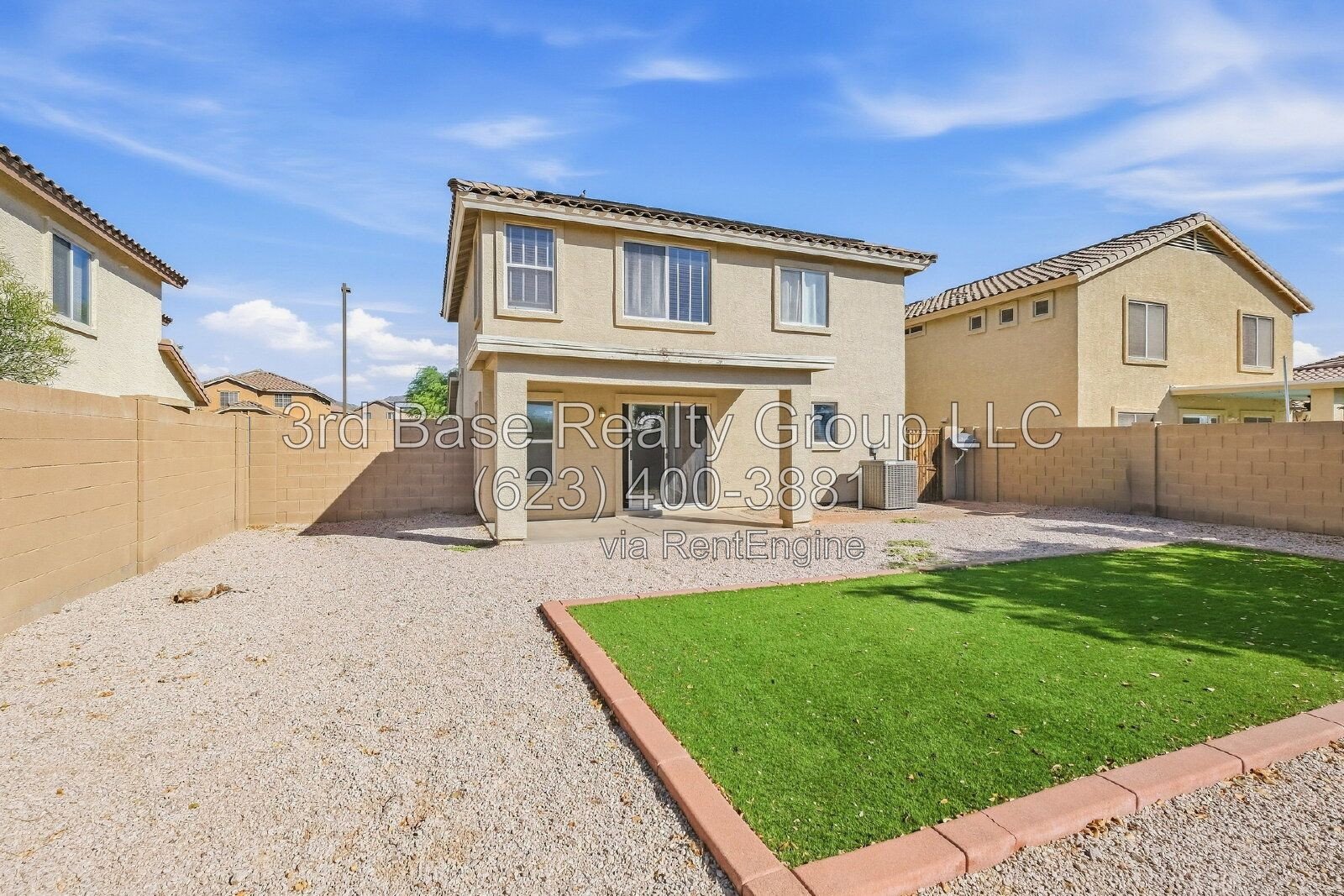 2 WEEKS FREE RENT. Desirable 4/2 across from Park property image
