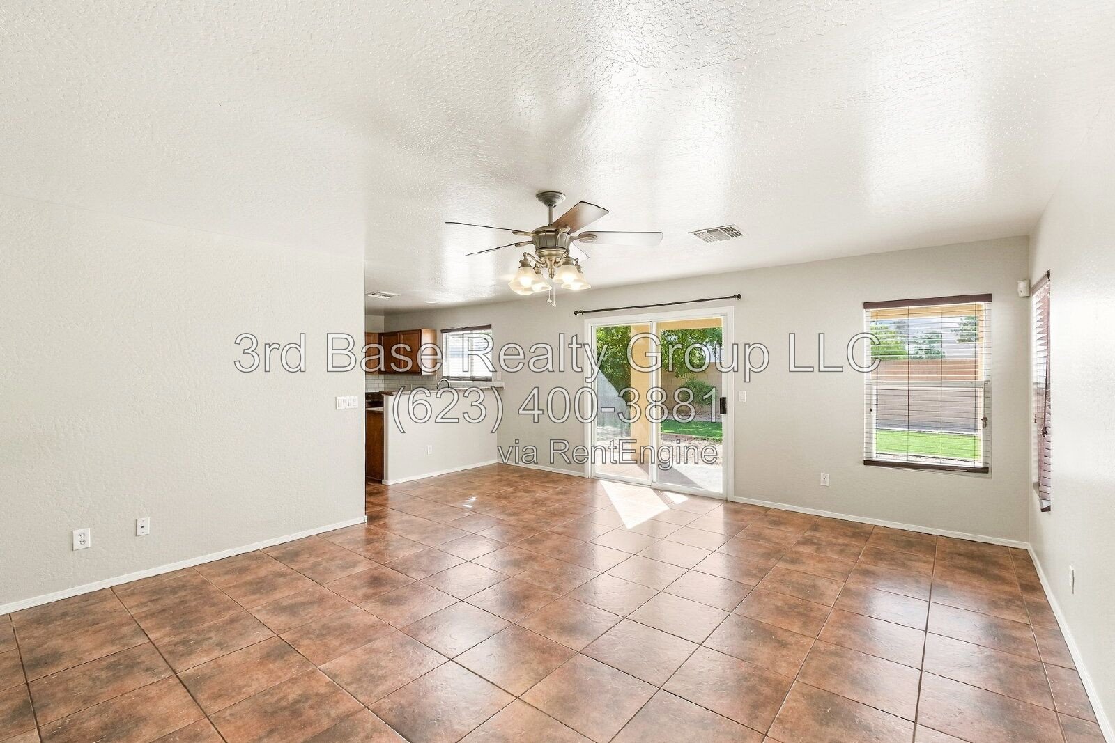 2 WEEKS FREE RENT. Desirable 4/2 across from Park property image