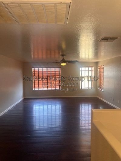 Desirable 4/2 across from Park property image
