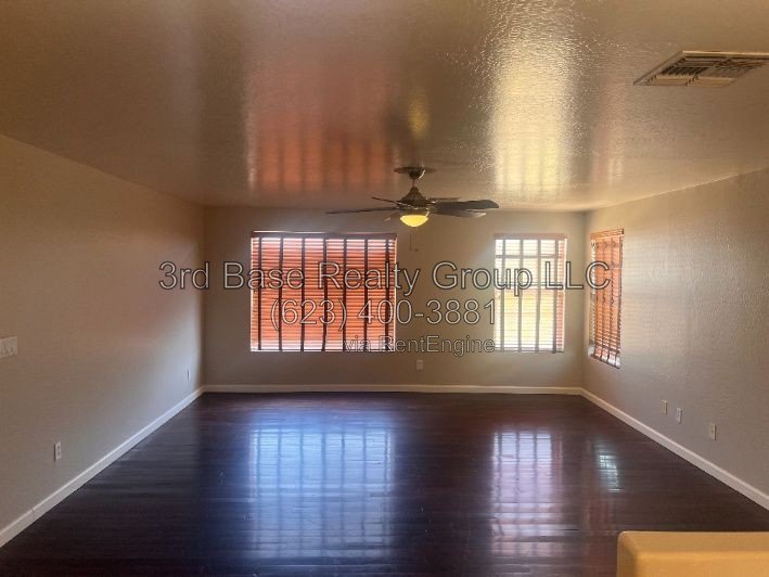 Desirable 4/2 across from Park property image