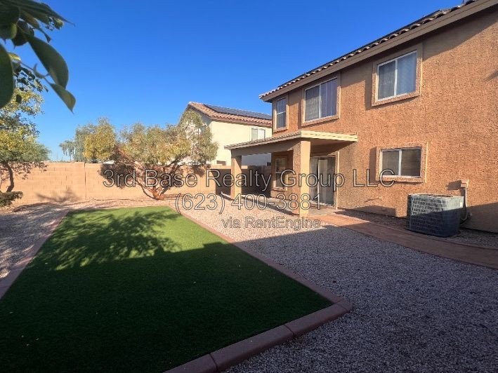 Desirable 4/2 across from Park property image