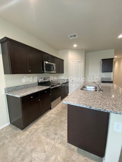 24402 W Pueblo Ave property image