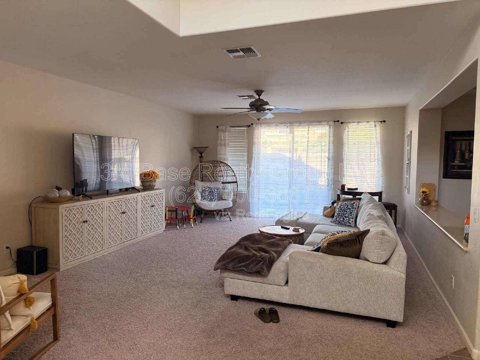 4/3 2,785 sq/ft.  HEATED POOL AND SPA. 3 car garage property image