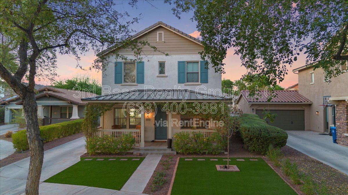 POOL and Spa. Resort Style Backyard in Verrado property image