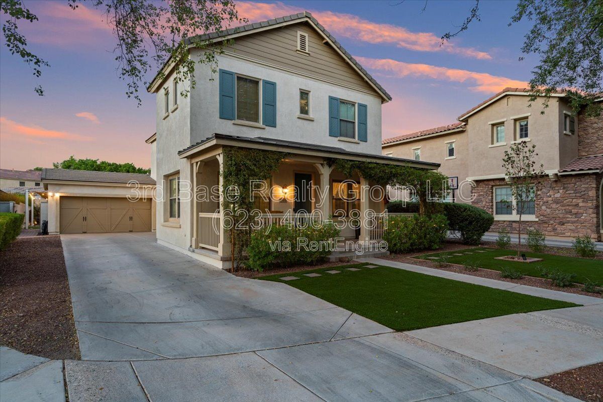 POOL and Spa. Resort Style Backyard in Verrado property image