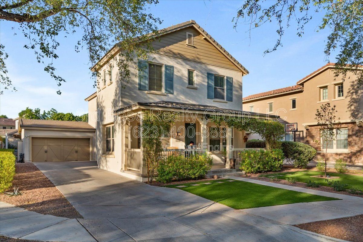 POOL and Spa. Resort Style Backyard in Verrado property image