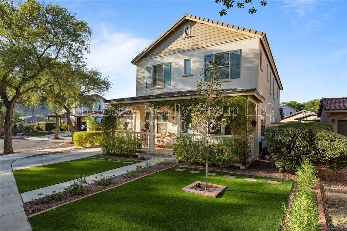 POOL and Spa. Resort Style Backyard in Verrado property image