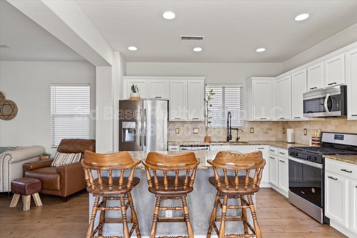 POOL and Spa. Resort Style Backyard in Verrado property image