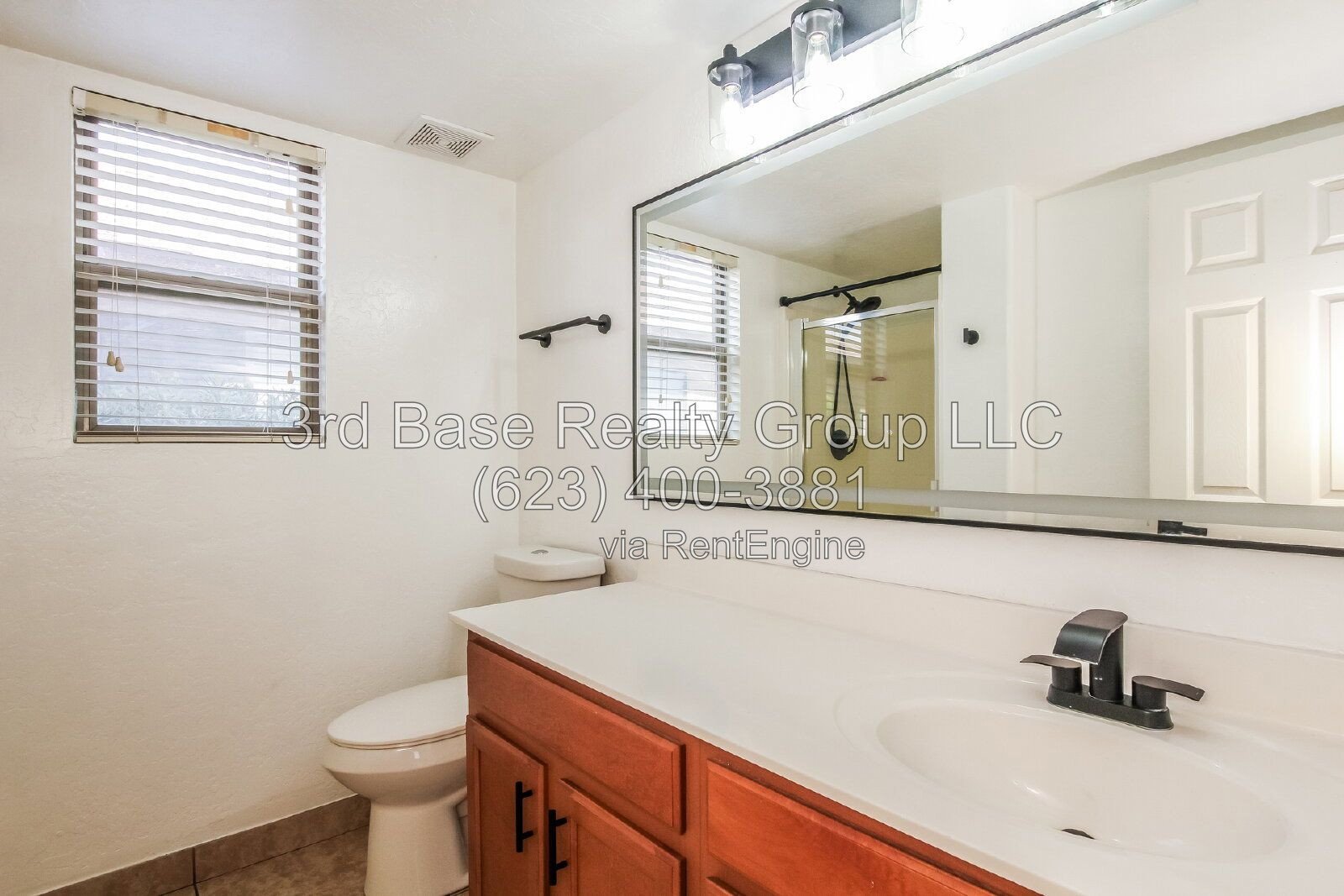 Desirable 3 bed 3 bath next to Luke AFB property image